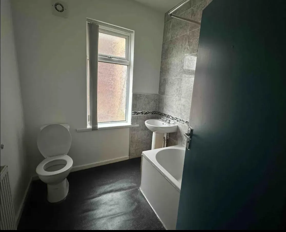 Comfortable Room In Shared Sheffield Detached House - Room 3