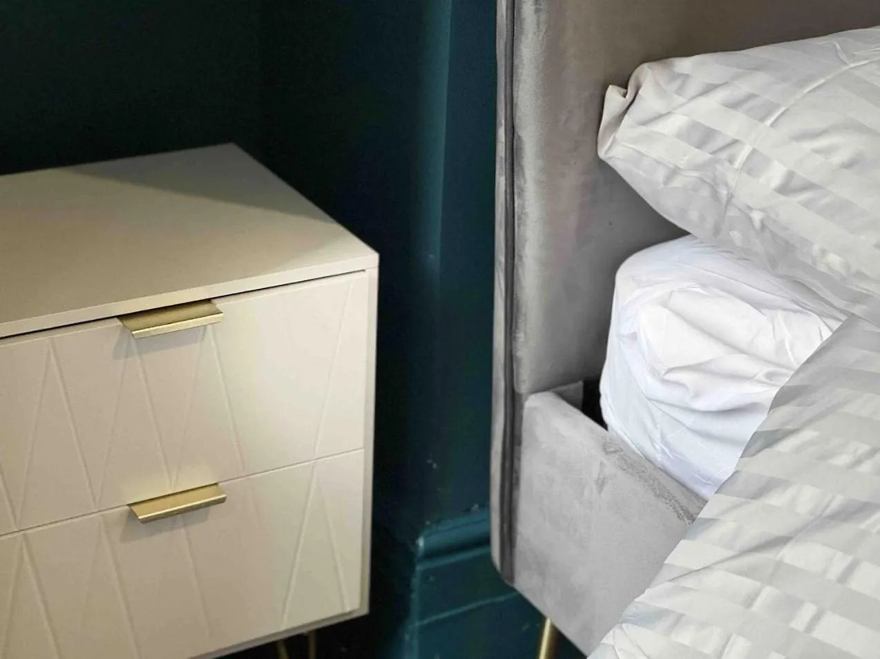 Comfortable Room In Shared Sheffield Detached House - Room 3 Kwatera prywatna